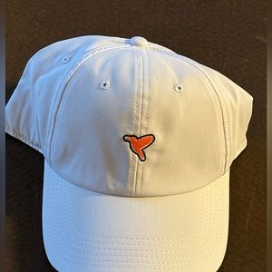 Birddogs white tech hat NWOT